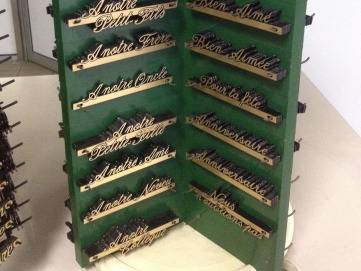 photo-magasin-pompes-funéraires-plaques-funéraires (1)
