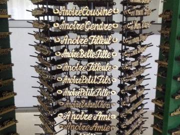 photo-magasin-pompes-funéraires-plaques-funéraires2
